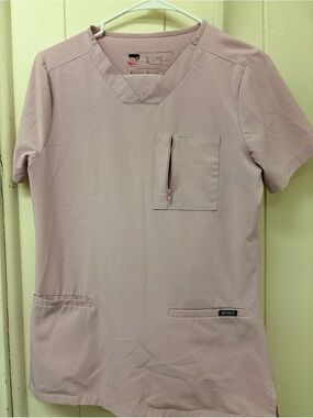 Women’s V-Neck Scrub Set in Dusty Pink